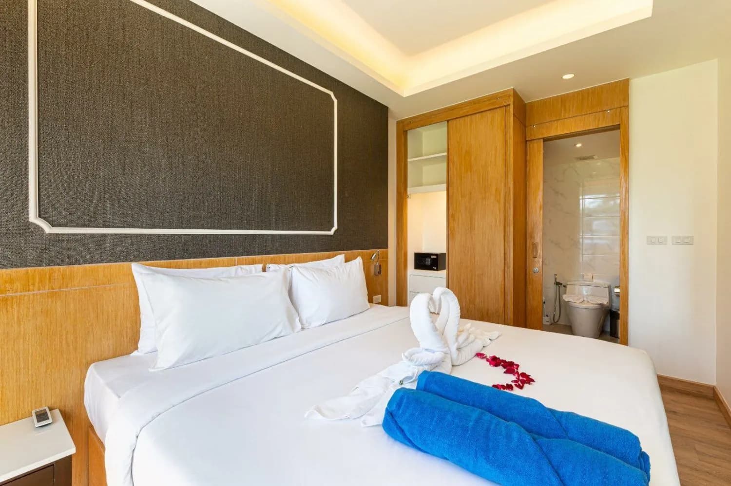 1 Bedroom 31 sqm. Condominium For Sale In Surin Beach Phuket — Thumbnail 12