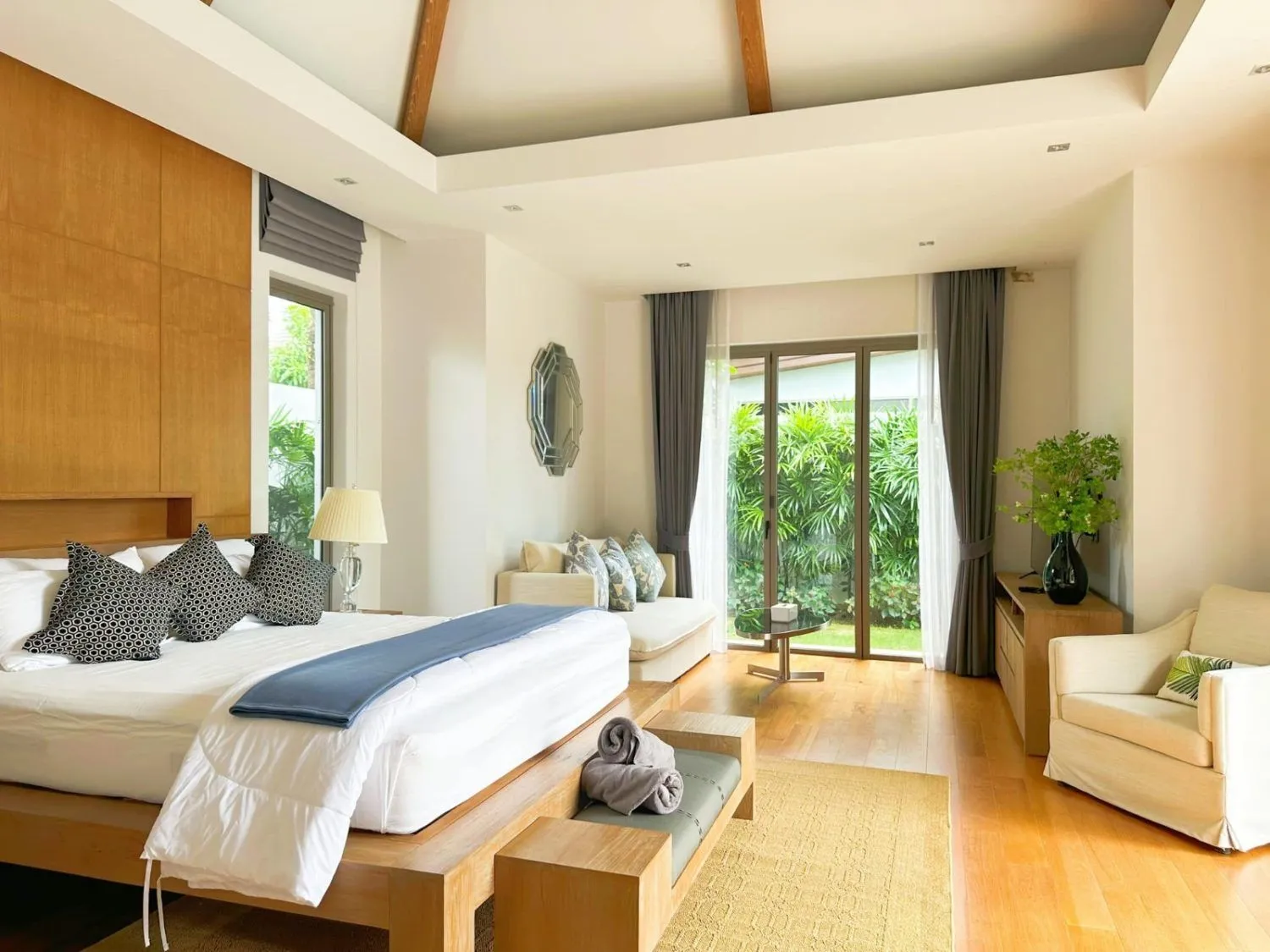 Anchan Grand Residence 4 Bedrooms 1105 Sqm. With Pool For Sale In Choeng Thale Phuket — Thumbnail 3