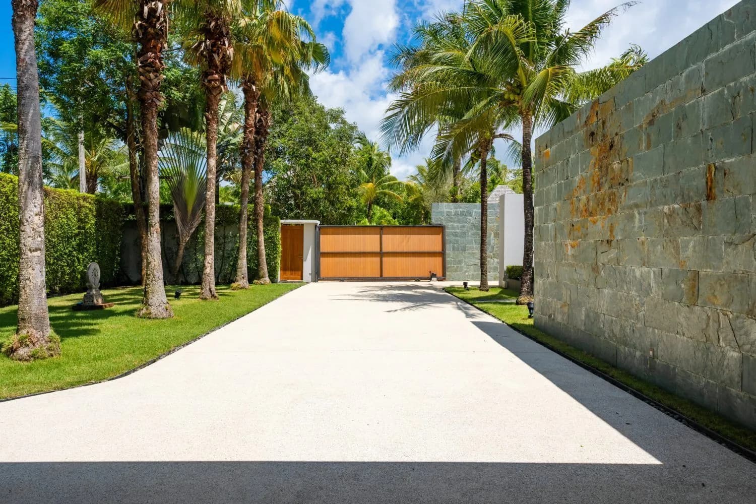 4 Bedrooms Villa 1537 sqm. With Private Pool For Sale In Choeng Thale Phuket — Thumbnail 4
