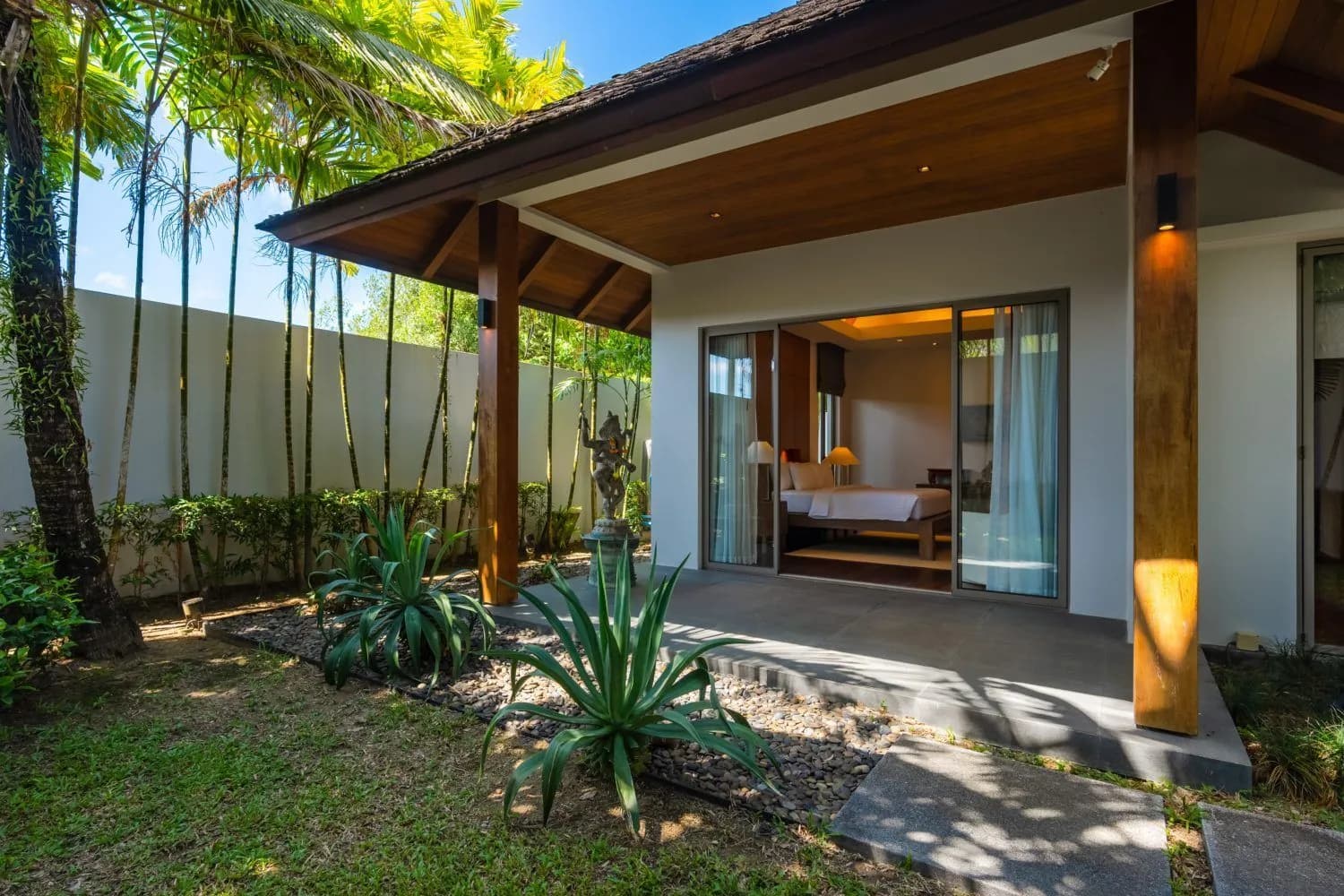 4 Bedrooms Villa 1537 sqm. With Private Pool For Sale In Choeng Thale Phuket — Thumbnail 6