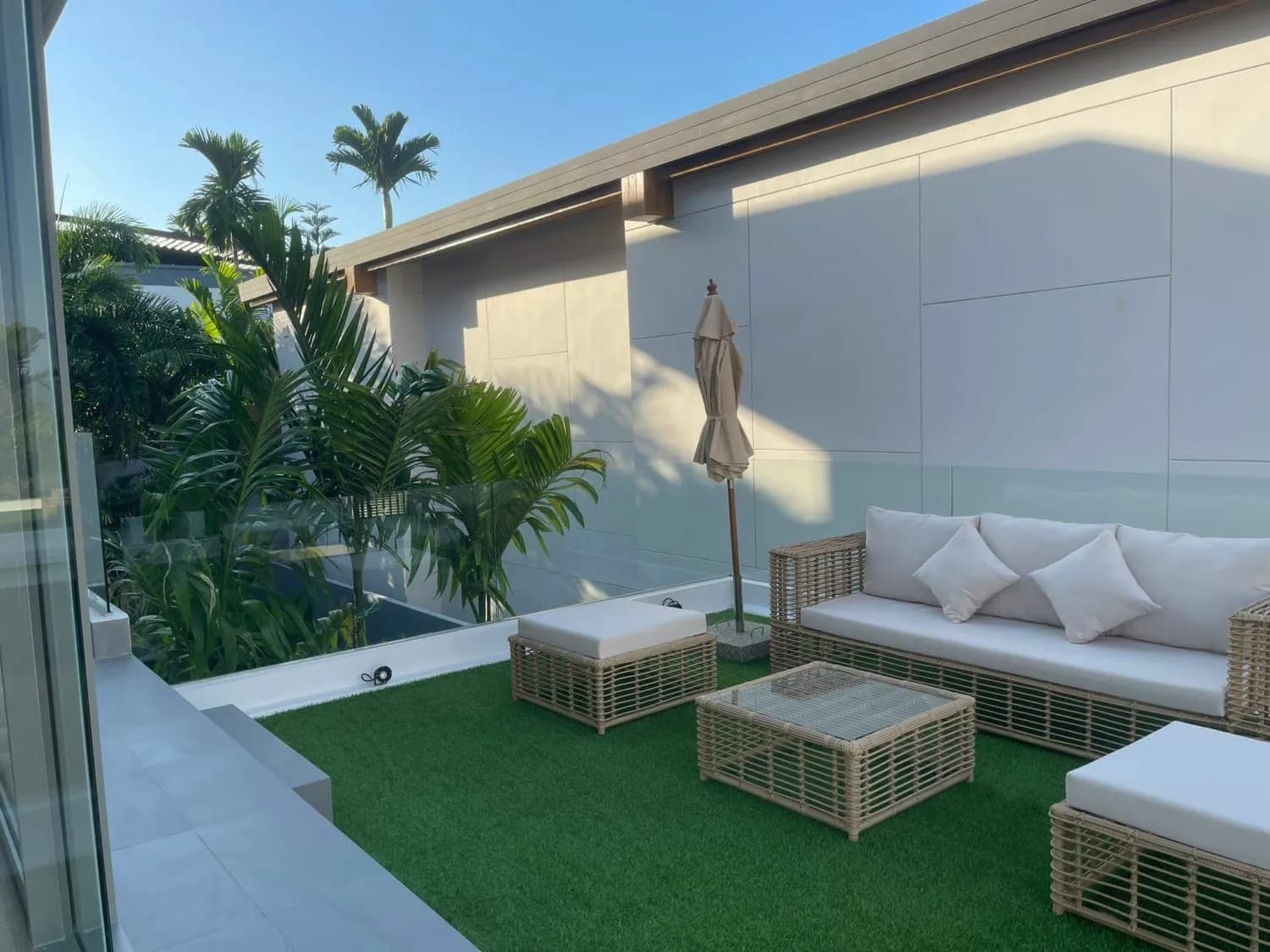 3 Bedrooms 3.5 Bathrooms With Private Pool For Sale In Choeng Thale Phuket — Photo 1