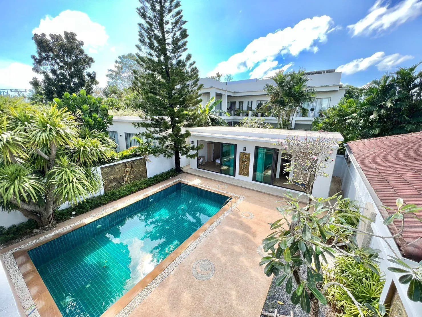 Luxury 4 bedrooms villa for rent in Choeng Thale — Thumbnail 4