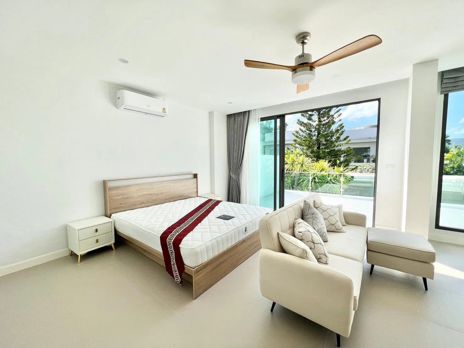 Luxury 4 bedrooms villa for rent in Choeng Thale — Thumbnail 5