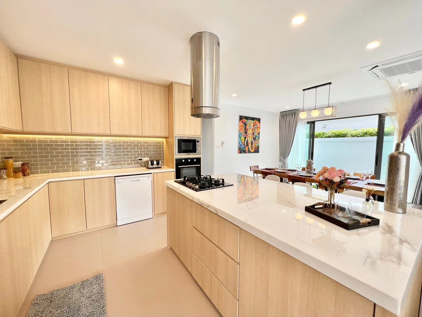 Luxury 4 bedrooms villa for rent in Choeng Thale — Thumbnail 17