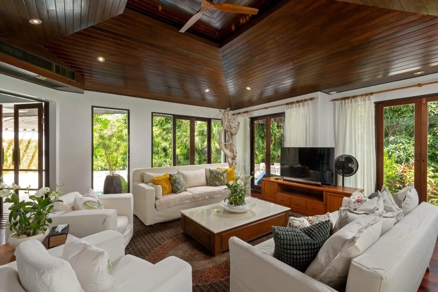 Surin Spring 6 bedrooms villa for rent in Surin — Thumbnail 17