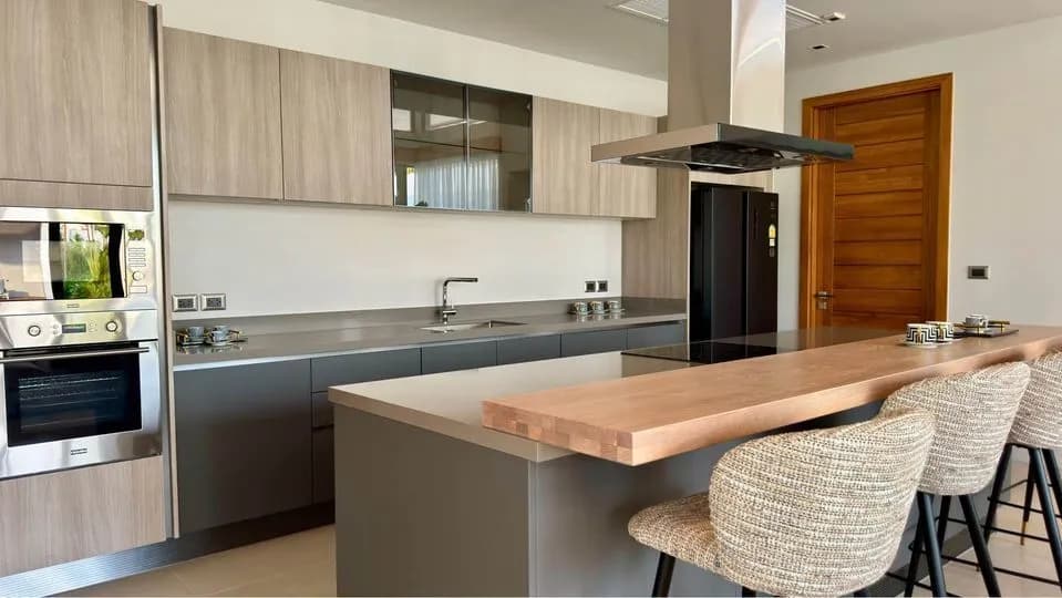 Spacious 1400 sqm Botanica 5 bedrooms with private pool for rent in Choeng Thale,Thalang — Thumbnail 2