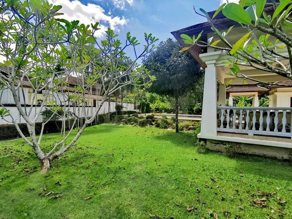Large garden 5 bedrooms villa for rent in Thalang — Thumbnail 3