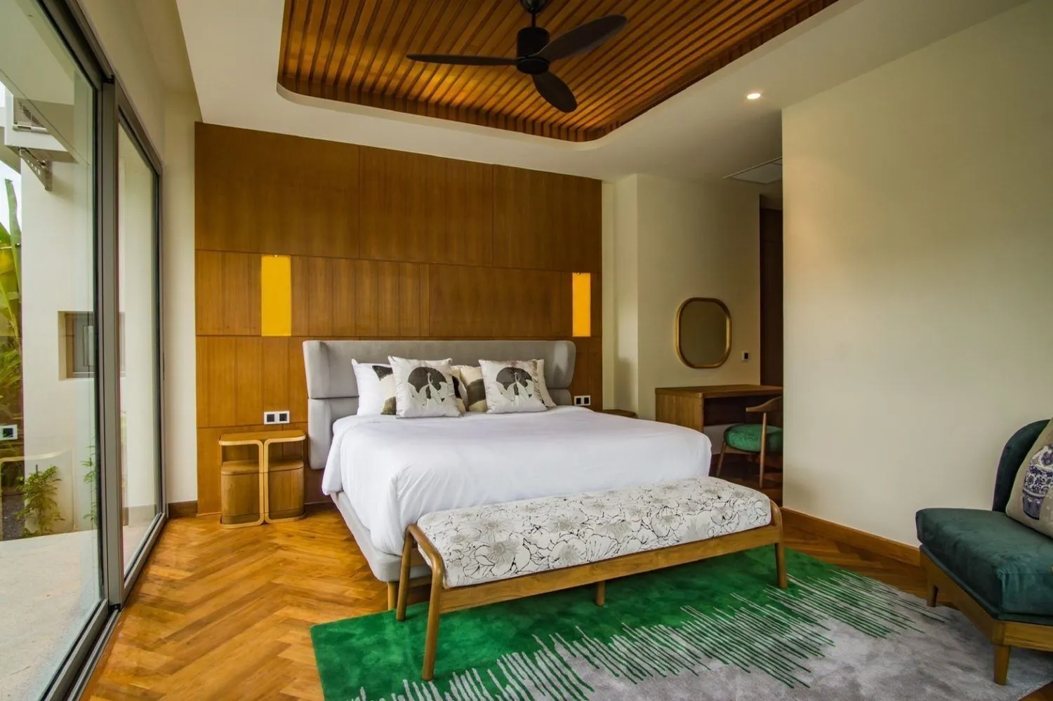 3 Bedrooms Villa 528.5 Sqm. With Private Pool For Sale In Choeng Thale  Phuket — Photo 1