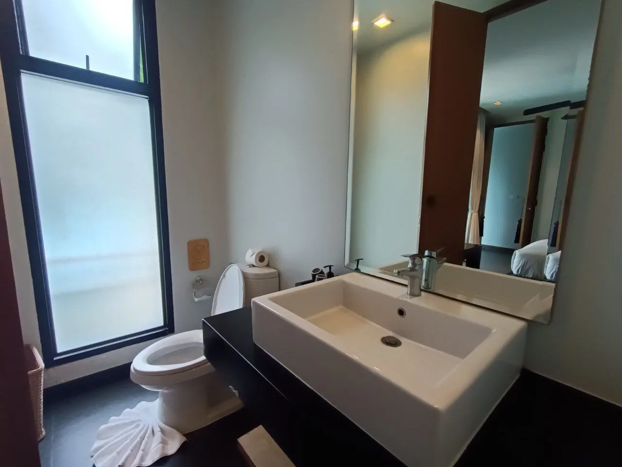 2 Bedrooms With Privat Pool Land Area 223 sqm. For Sale In Choeng Thale Phuket — Photo 1