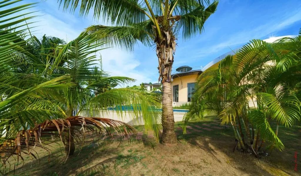 4-Bedroom Villa with Mountain Views in Ban Tha Maphrao, Phuket — Thumbnail 17