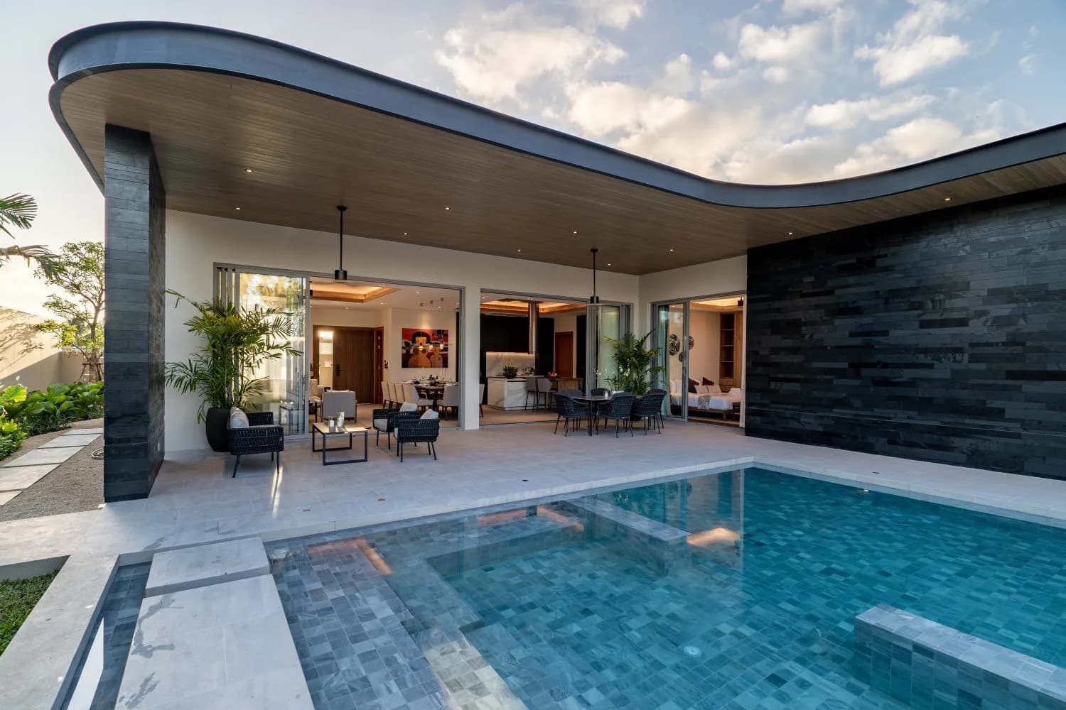 Alinda Villas – Elegant and Luxury Villas in Thalang, Phuket — Photo 1