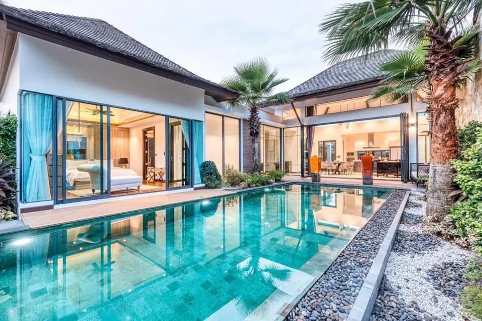 Elegant 4-Bedroom Villa with Private Pool for Rent in Pasak, Cherngtalay, Phuket — Photo 1