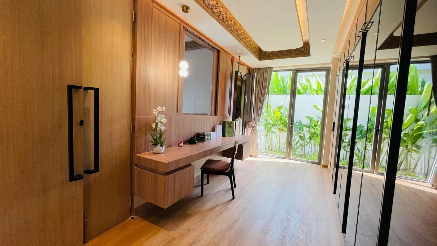 Erawana: Luxurious 4-Bedroom Pool Villa for Rent in Choeng Thale, Phuket — Thumbnail 2