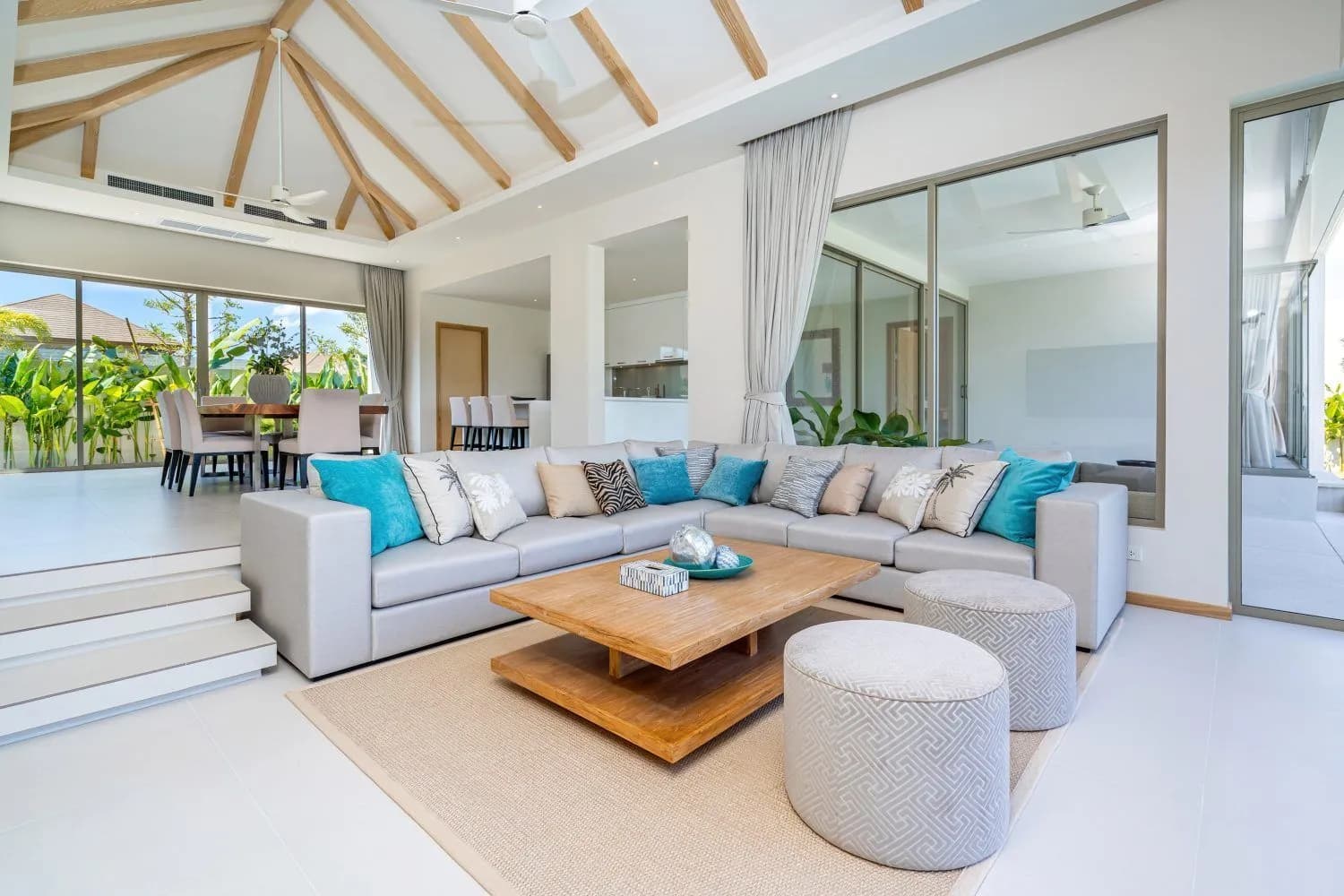 Trichada Breeze: Luxurious 4-Bedroom Villa for Sale in Phuket — Photo 1