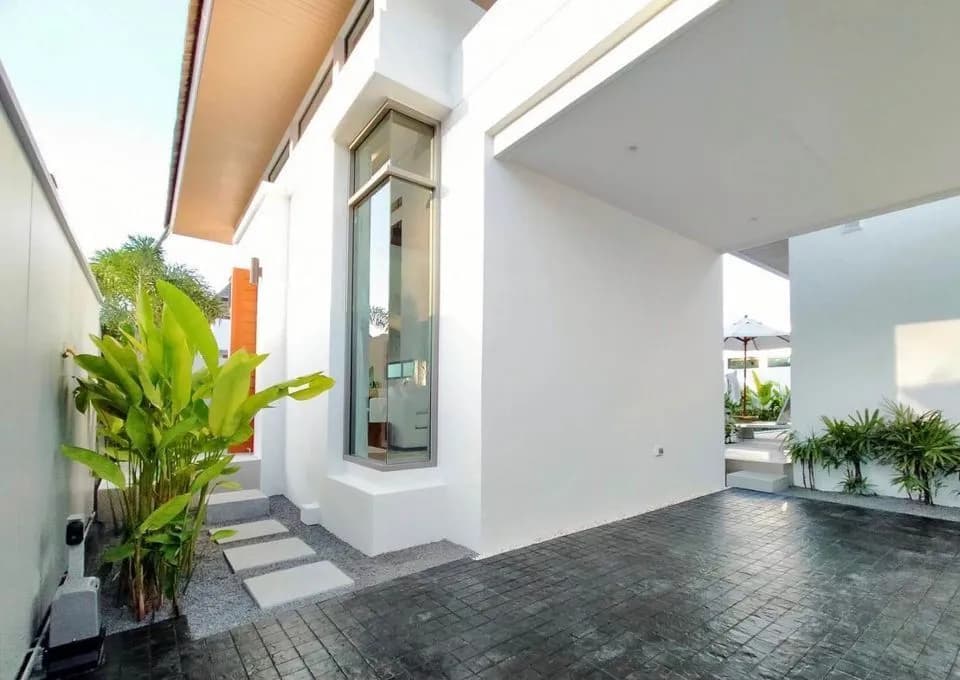 Elegant 2-Bedroom Pool Villa for Yearly Rent in Choeng Thale, Phuket — Photo 1