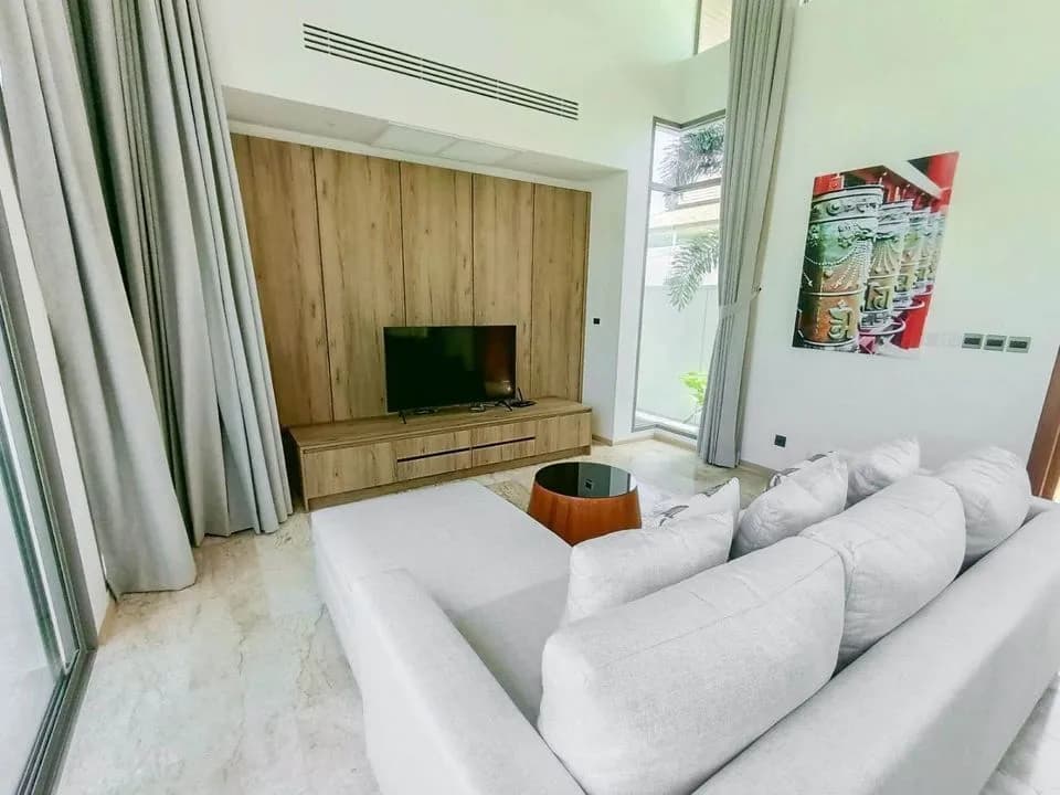 Elegant 2-Bedroom Pool Villa for Yearly Rent in Choeng Thale, Phuket — Thumbnail 7