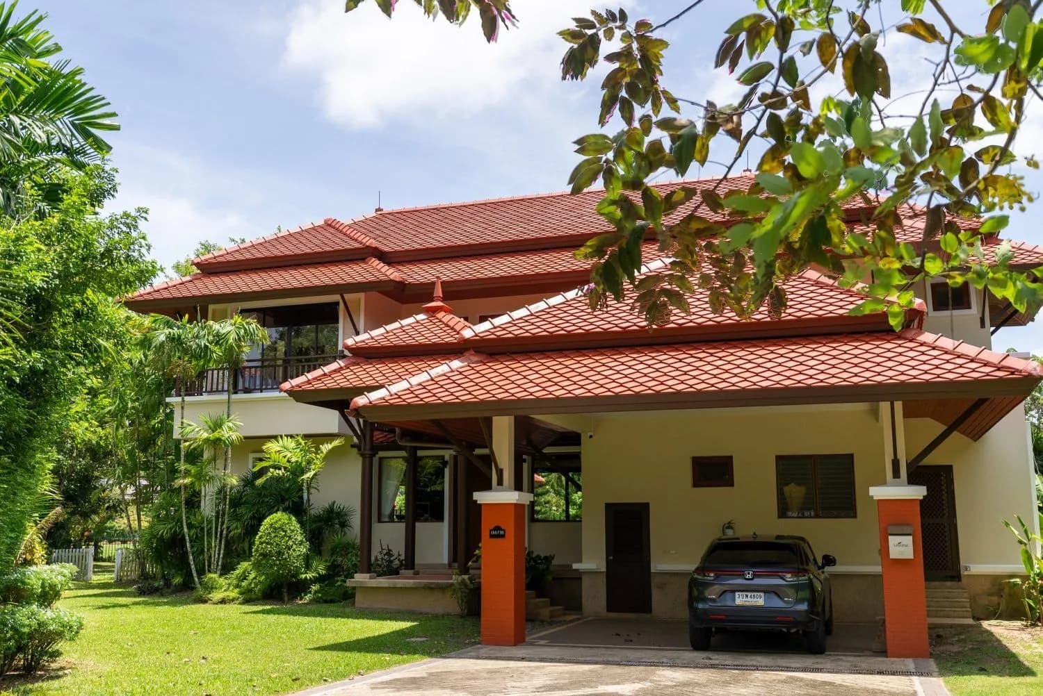 Angsana Laguna Villa – 4 bedrooms pool villa with big garden for rent near Bangtao Beach — Photo 1