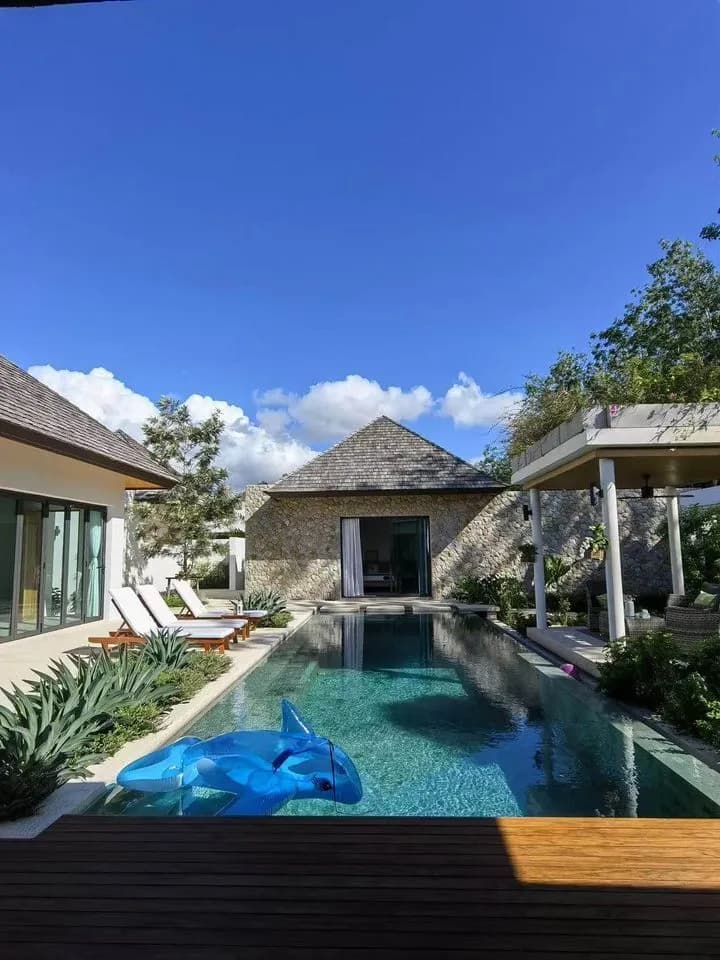 Stunning 4-Bedroom Pool Villa for Yearly Rent in Choeng Thale, Phuket — Thumbnail 3