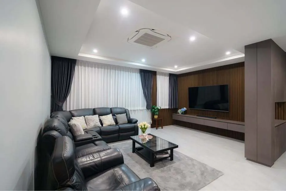 Luxurious 6-Bedroom Pool Villa for Rent in Bang Tao — Thumbnail 10