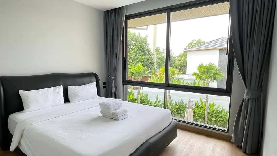 Elegant 5-Bedroom Villa for Rent in Koh Kaew – Prime Phuket Location — Photo 1