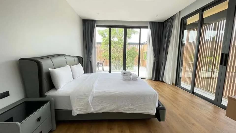 Elegant 5-Bedroom Villa for Rent in Koh Kaew – Prime Phuket Location — Thumbnail 17