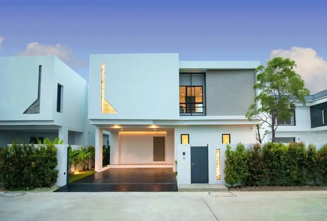 Exquisite 4-Bedroom Villa Near IKEA Phuket with Modern Amenities — Thumbnail 3