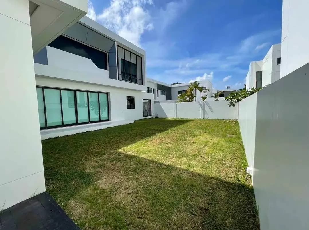 Exquisite 4-Bedroom Villa Near IKEA Phuket with Modern Amenities — Thumbnail 5
