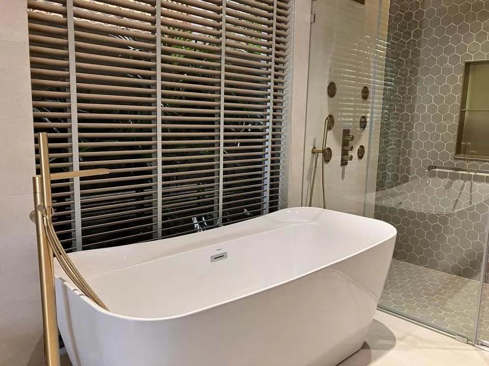 Luxury 4-Bedroom Villa for Rent in Bangtao — Thumbnail 3