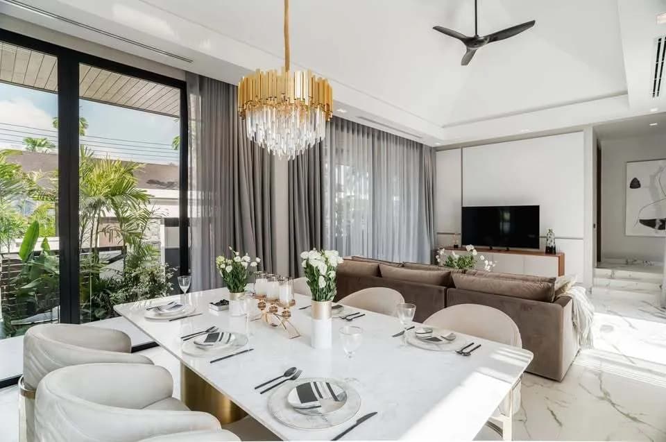 Luxury 3-Bedroom Villa for Rent Near Bang Tao Beach — Thumbnail 11