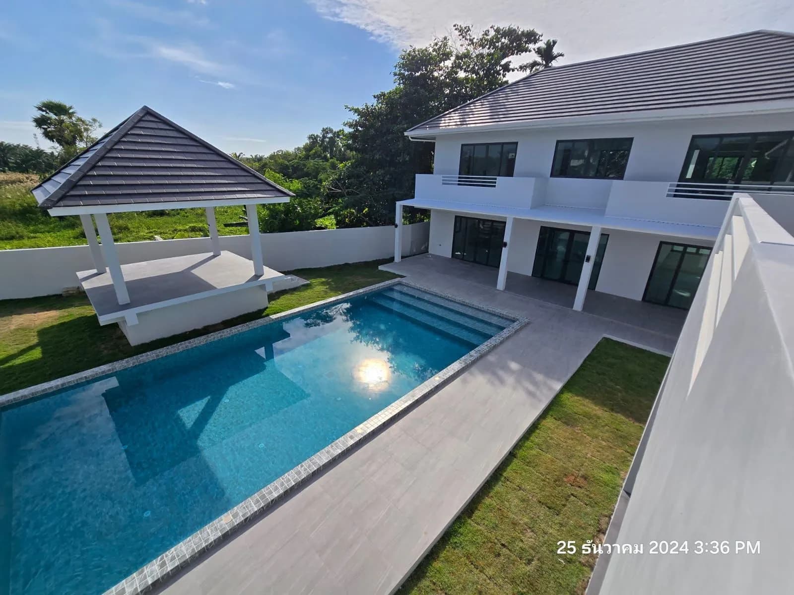 Luxurious 4-Bedroom Villa with Pool and Jacuzzi in Rawai | SD13032550 — Thumbnail 2