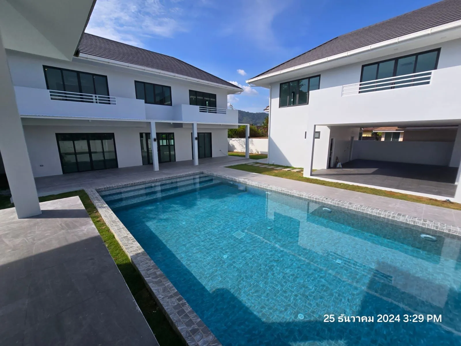 Luxurious 4-Bedroom Villa with Pool and Jacuzzi in Rawai | SD13032550 — Thumbnail 3