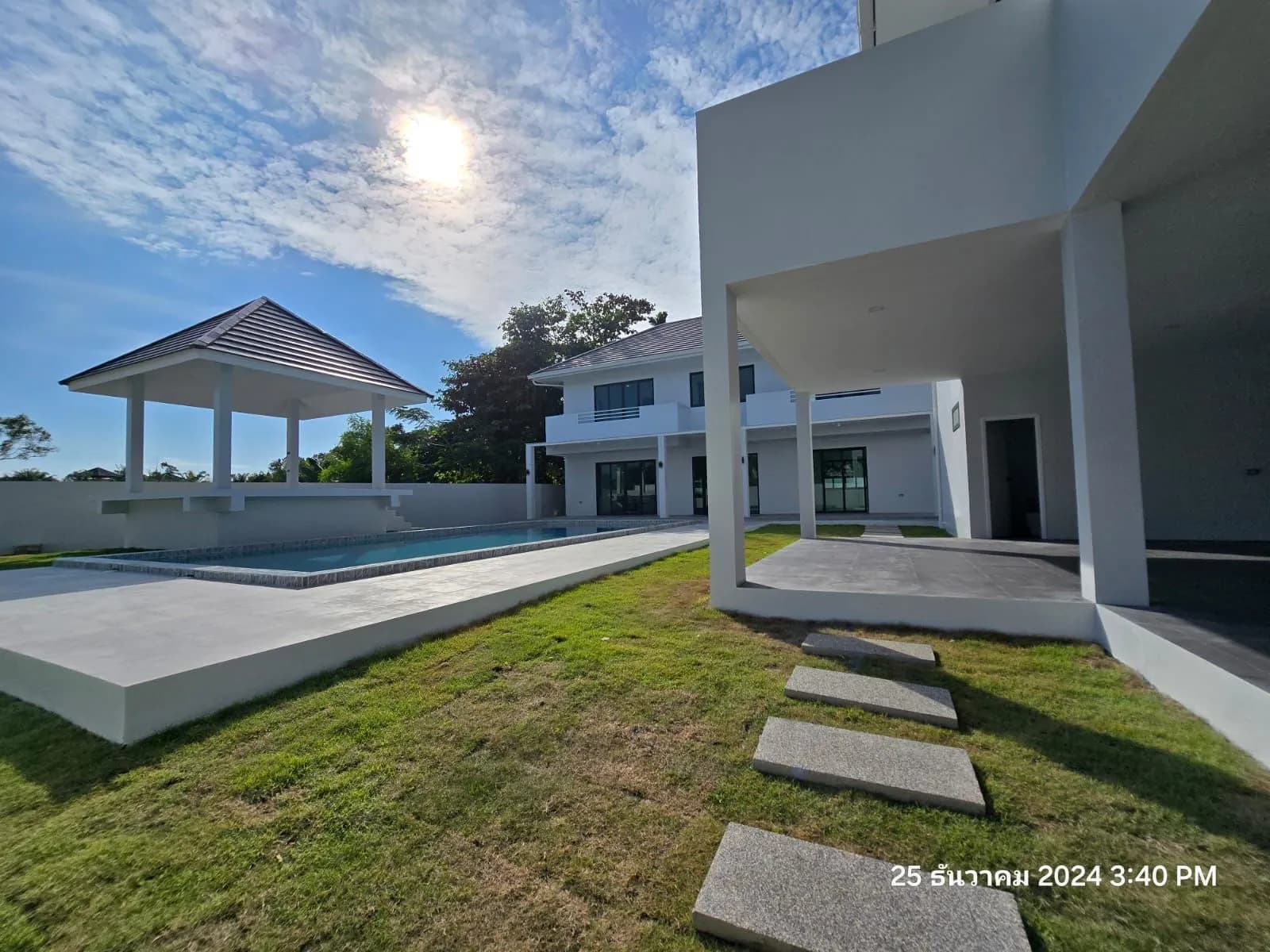 Luxurious 4-Bedroom Villa with Pool and Jacuzzi in Rawai | SD13032550 — Thumbnail 9