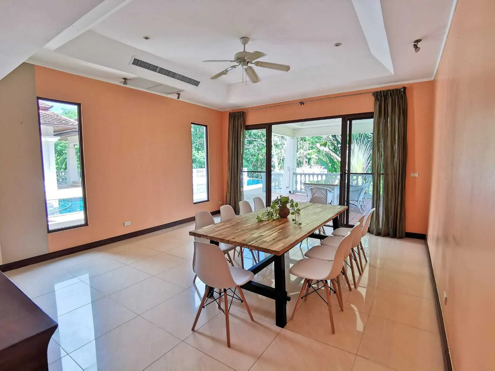 Spacious 7-Bedroom Villa with Private Pool and Large Garden in Thalang