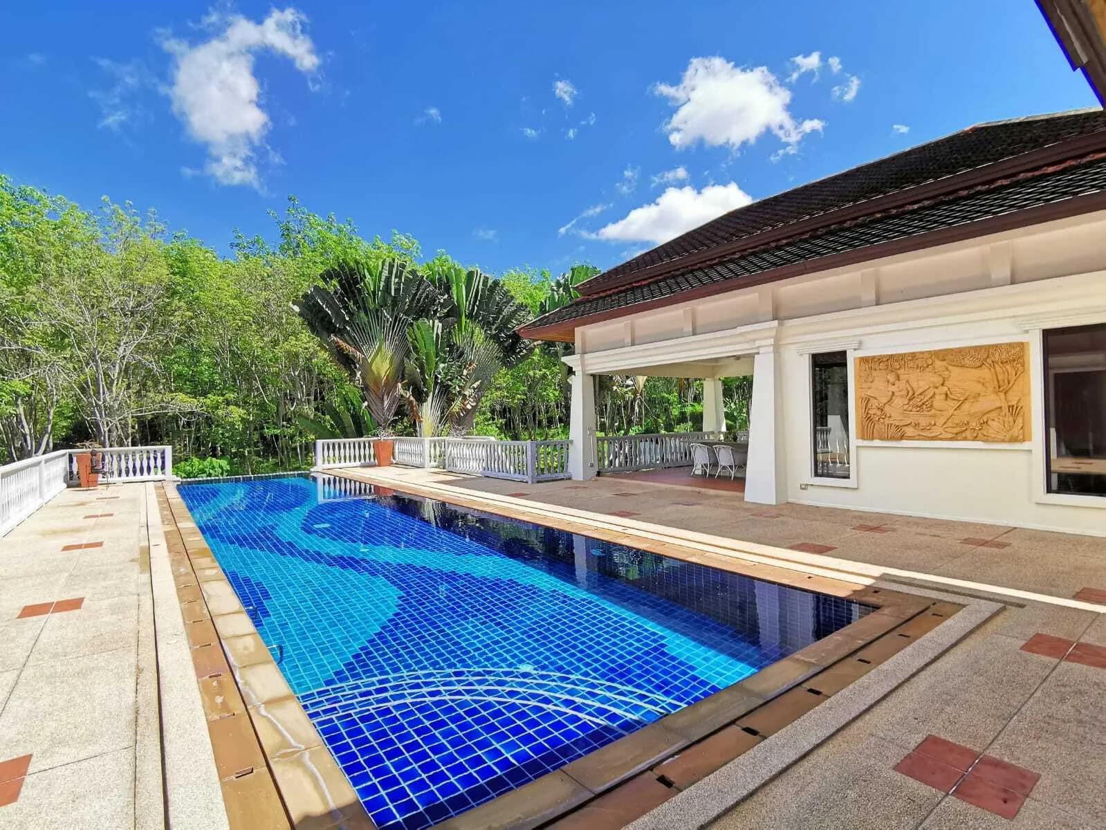Spacious 7-Bedroom Villa with Private Pool and Large Garden in Thalang — Thumbnail 17
