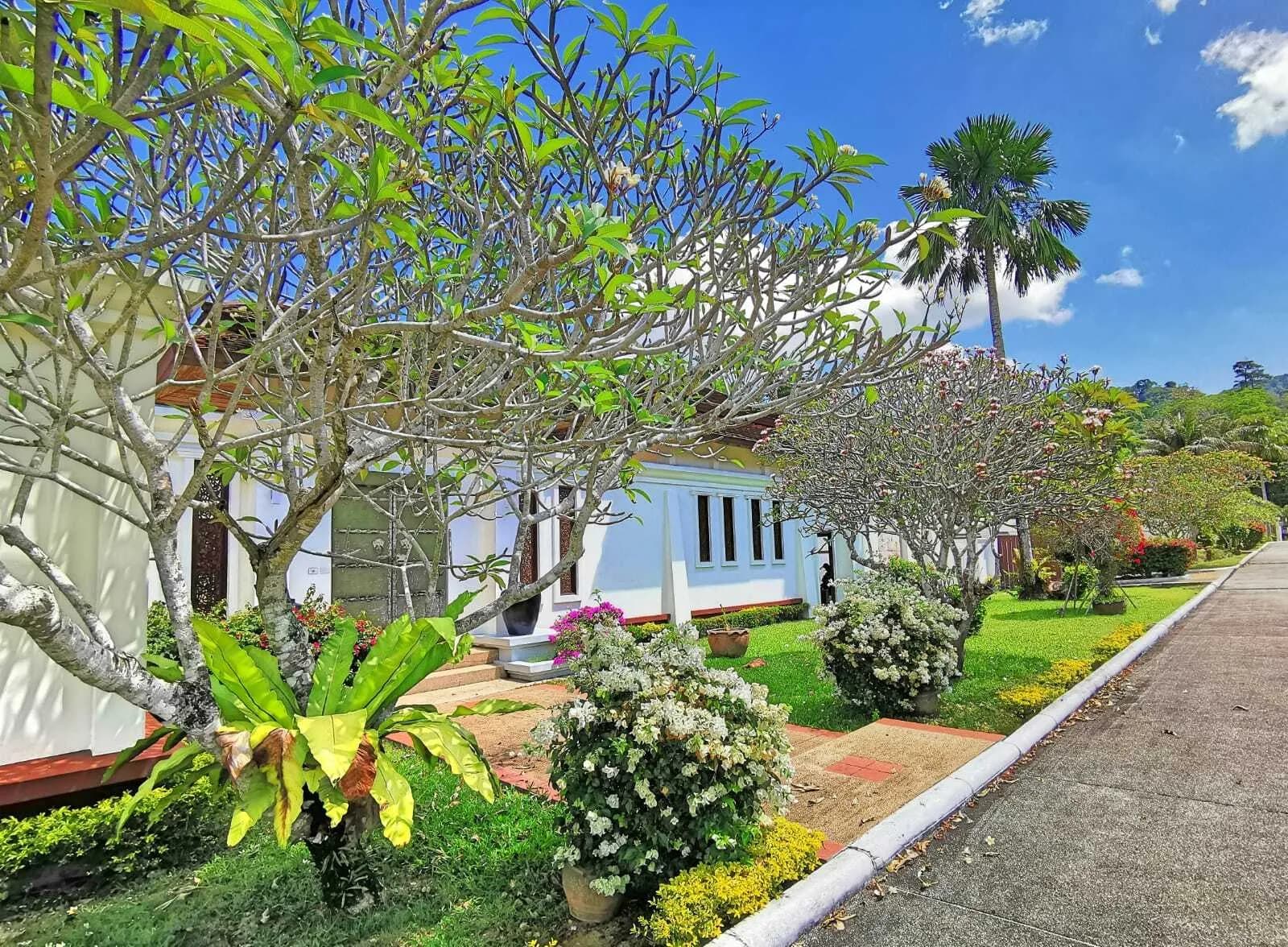 Spacious 7-Bedroom Villa with Private Pool and Large Garden in Thalang — Thumbnail 19