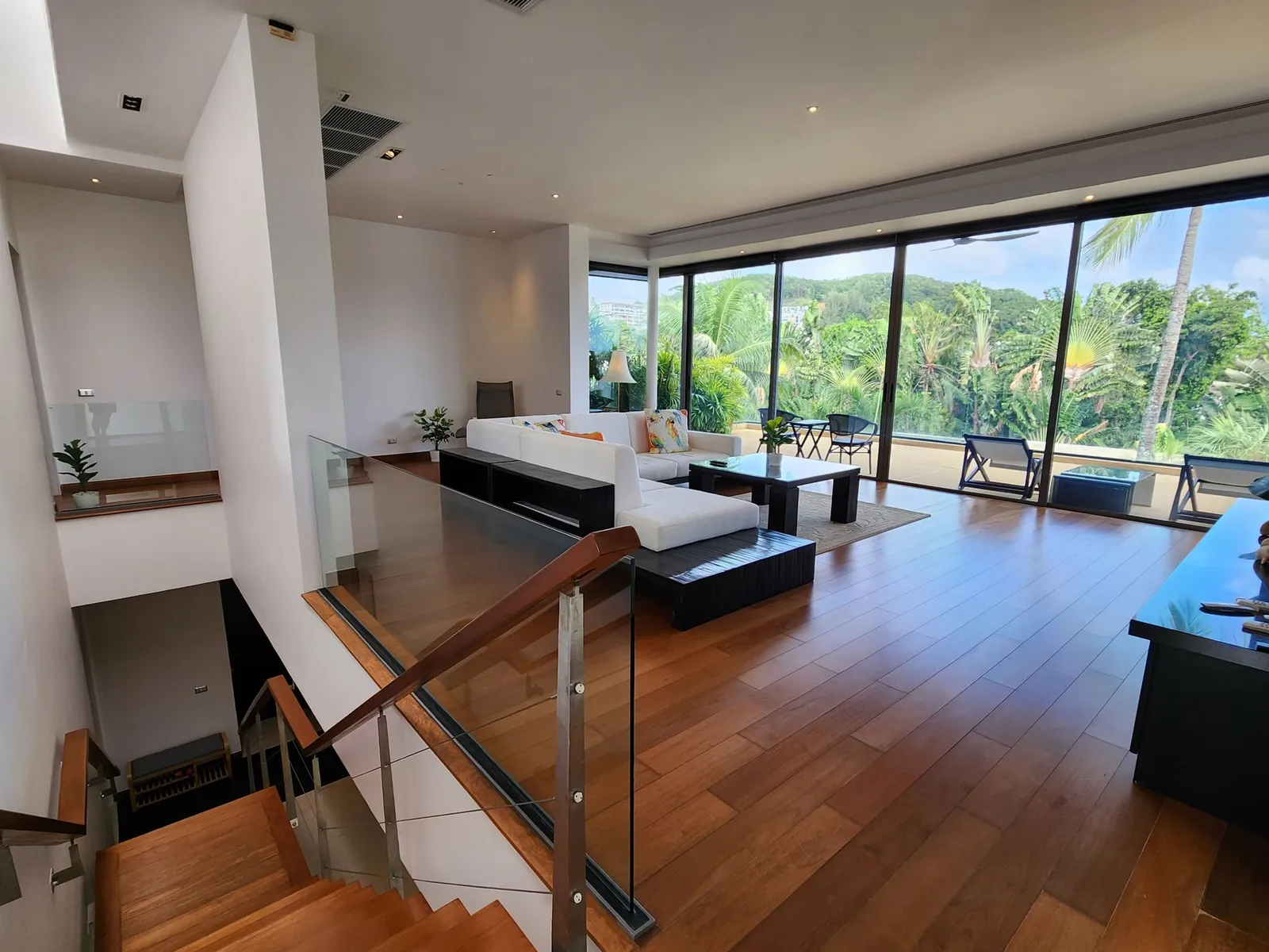Luxury Fully Furnished Family Duplex Penthouse with Pool & Garden Views — Thumbnail 10