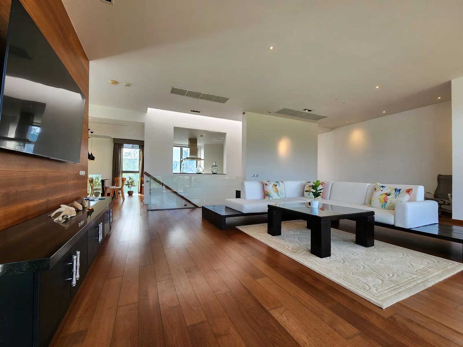 Luxury Fully Furnished Family Duplex Penthouse with Pool & Garden Views — Thumbnail 16