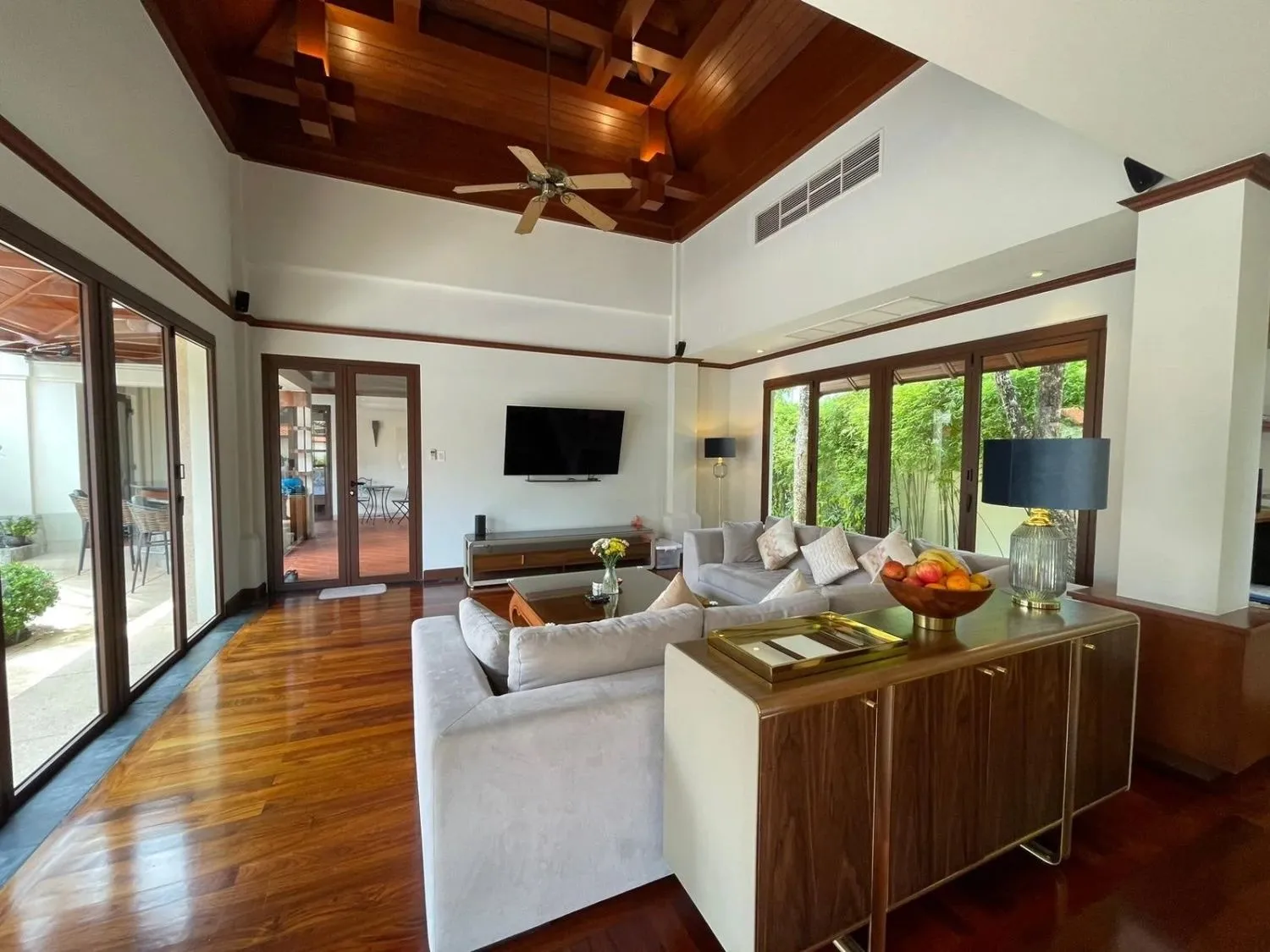 Sai Taan: Luxurious 6-Bedroom Villa in Peaceful Cherng Talay | SD28032551 — Thumbnail 4