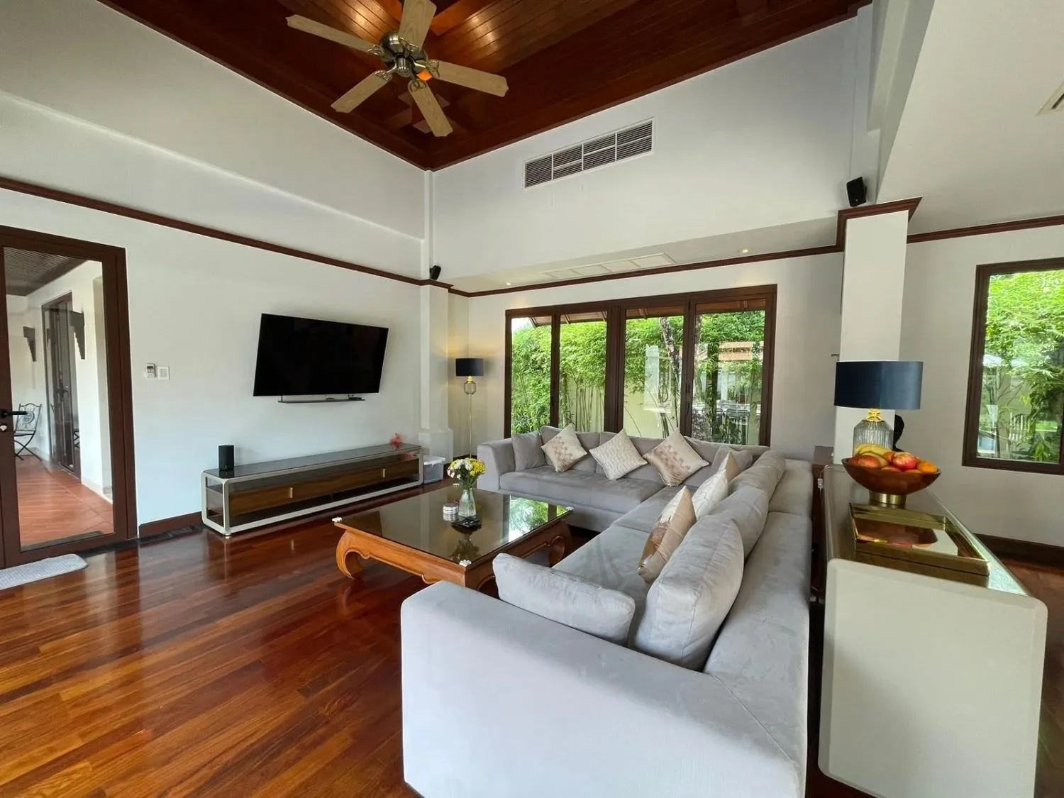 Sai Taan: Luxurious 6-Bedroom Villa in Peaceful Cherng Talay | SD28032551 — Thumbnail 7
