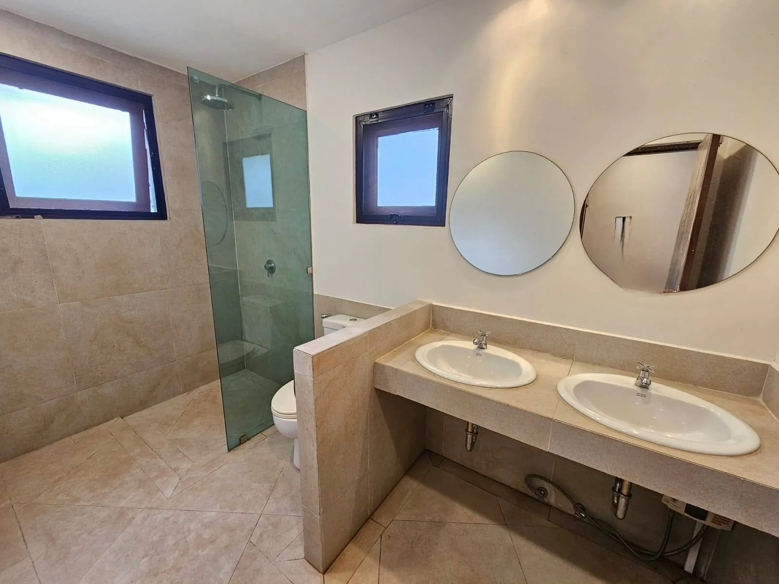 Spacious 4-Bedroom Modern Home with Garden for Rent Near Kajonkiet School, Kathu — Thumbnail 3