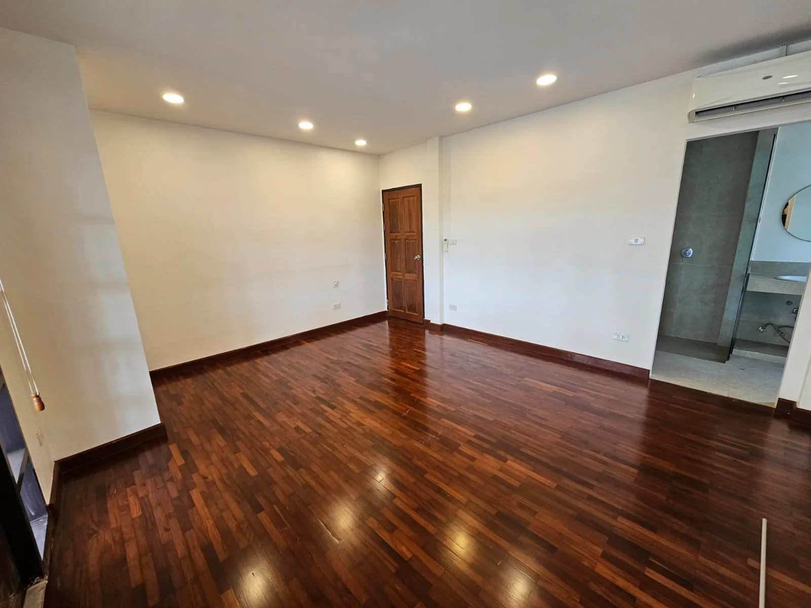 Spacious 4-Bedroom Modern Home with Garden for Rent Near Kajonkiet School, Kathu — Thumbnail 4