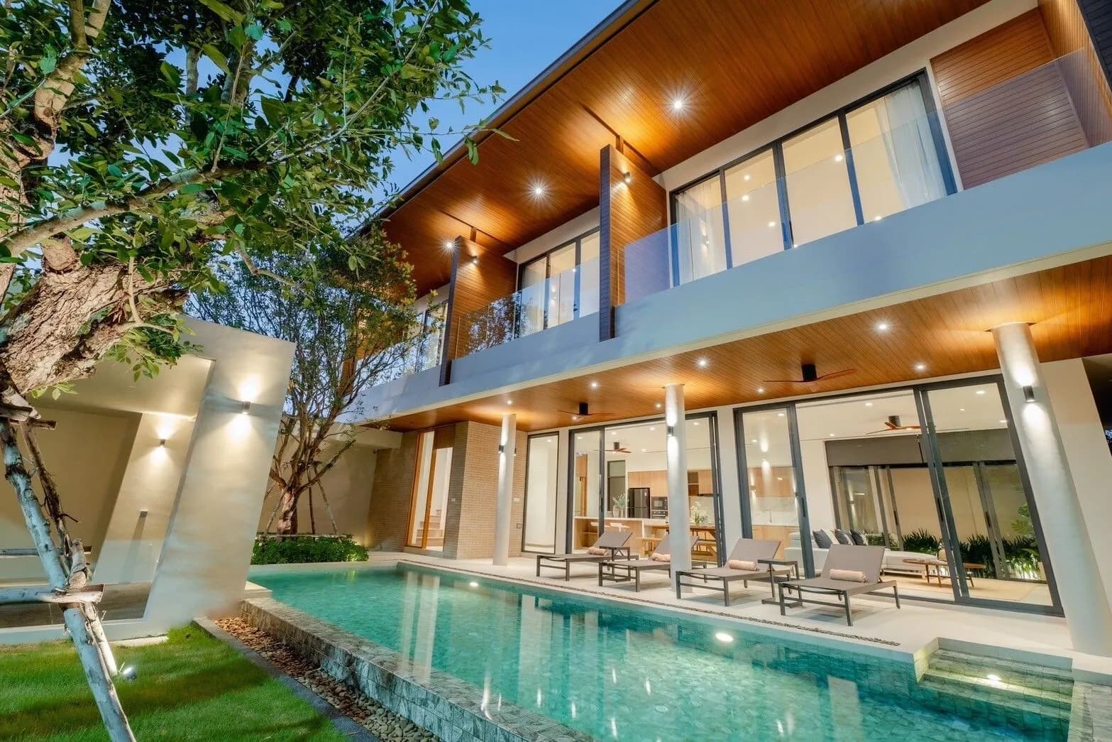 Luxurious Asian Fusion Villa for Sale in Nai Harn, Rawai, Phuket | SD04072551 — Thumbnail 19