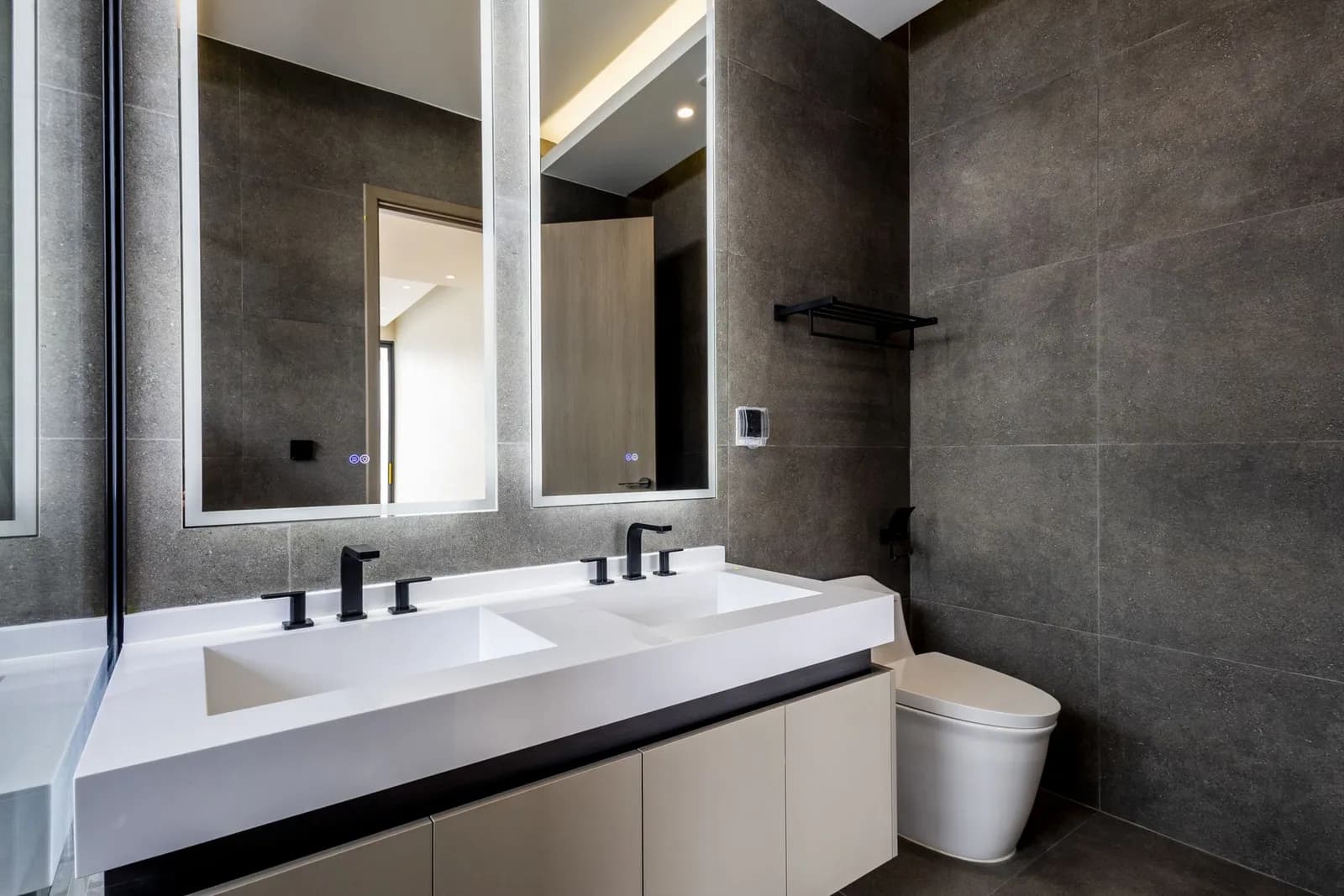 Clover Residence: Luxurious 3-Bedroom Villa in Laguna for Sale | SD29072550 — Thumbnail 3