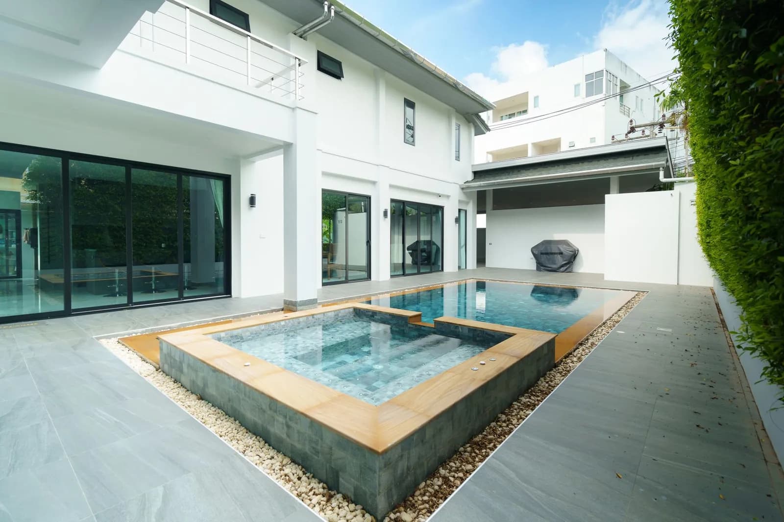 6-Bedroom Pool Villa for Sale in Surin Bangtao Phuket | SD14102501 — Thumbnail 11