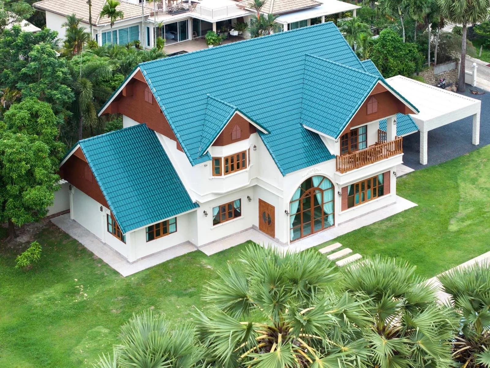Resort-Style 5-Bedroom Luxury Villa for Rent in Chalong, Phuket — Thumbnail 2