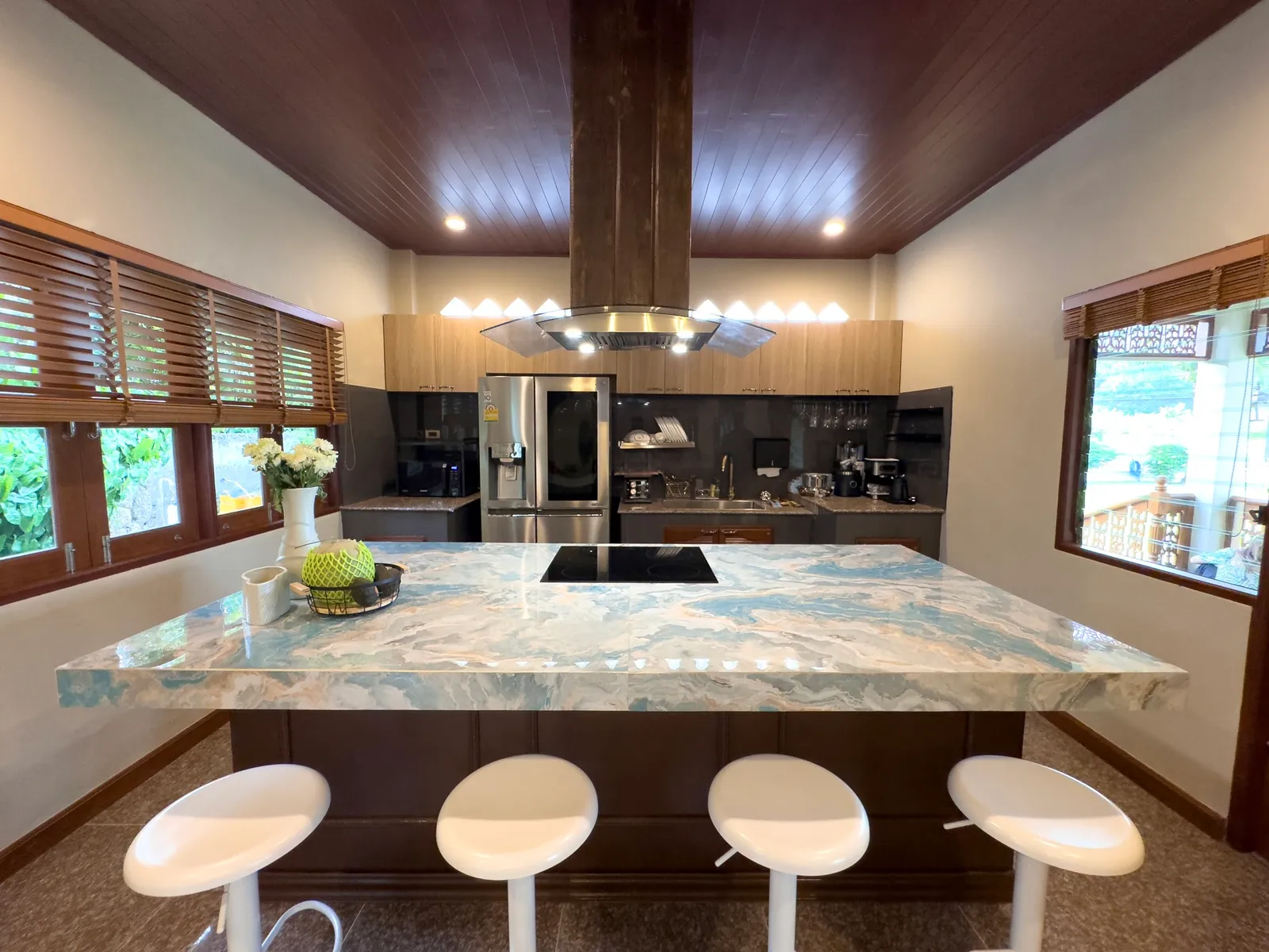 Resort-Style 5-Bedroom Luxury Villa for Rent in Chalong, Phuket — Thumbnail 8