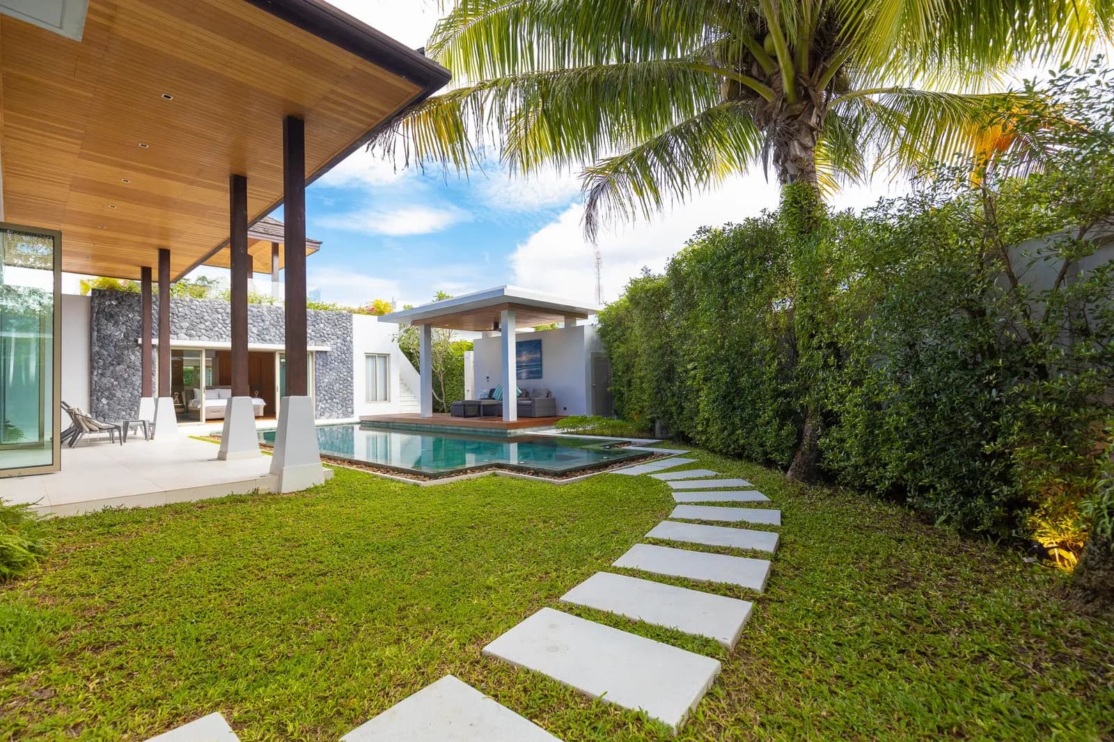 Luxury 3-Bedroom Villa for Rent in Cherng Talay, Phuket | SI27052602 — Photo 1