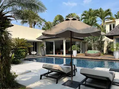 Big Luxury Pool Villa Layan Estate