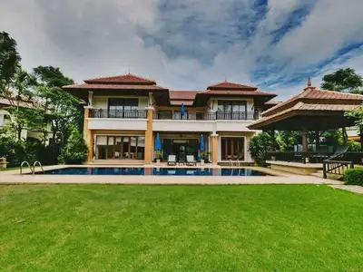 Beautiful 4 Bedrooms Pool Villa for rent in Choeng Thale Phuket