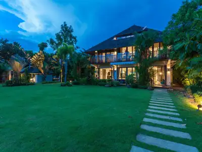 5 Bedrooms with private pool villa in Bangtao for rent